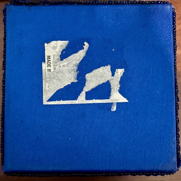 Sequin Sparkly Blue Box - Picture 6 of 6